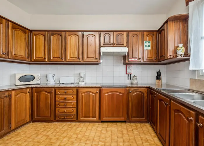 De Freitas By Rent-a-key *